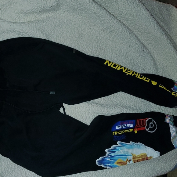 Like new GCDS pikatchu Pokémon sweat pants - Picture 2 of 8